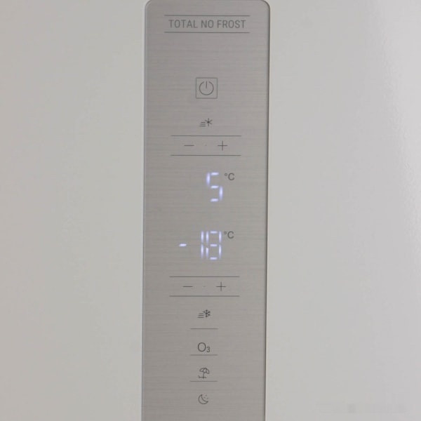 Холодильник Hotpoint-Ariston HTS 7200 W O3