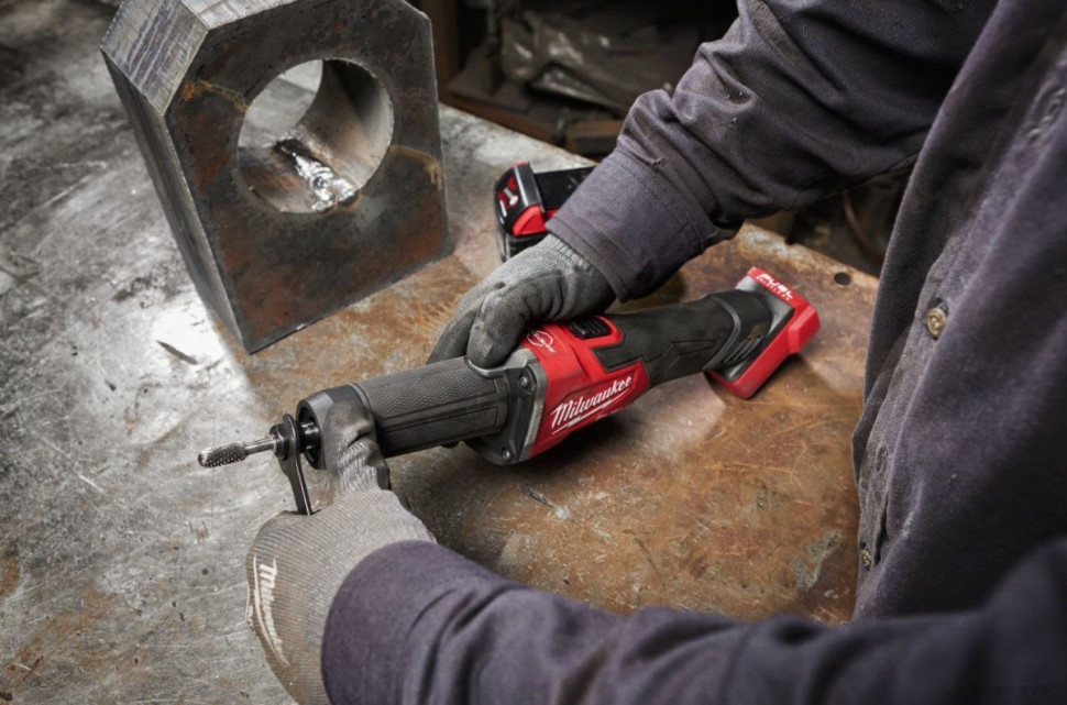 Шлифовальная машина Milwaukee M18 FDGRB-0X 4933480953 (без АКБ, кейс)