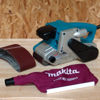 Шлифовальная машина Makita 9903