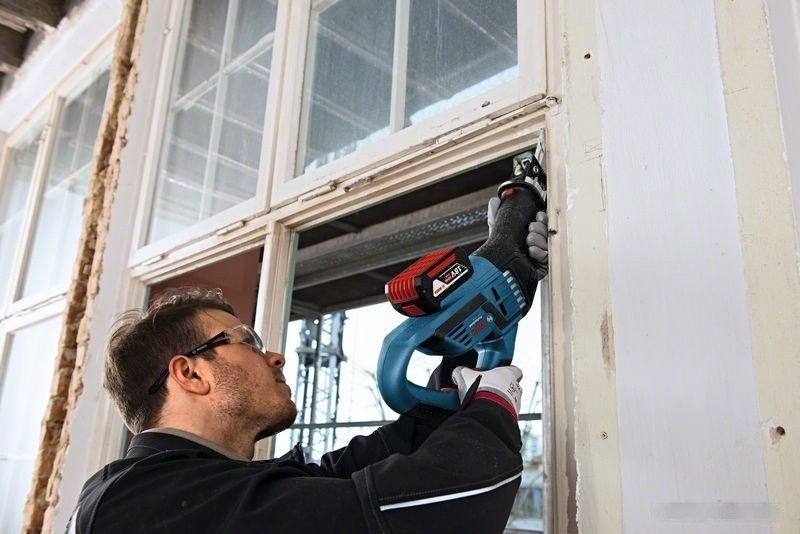 Сабельная пила Bosch GSA 18V-32 Professional 06016A8108 (без АКБ)