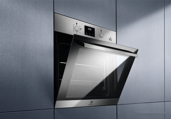 Духовой шкаф Electrolux EOD3C50TX