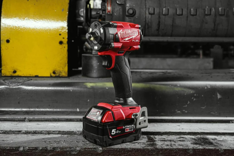 Гайковерт Milwaukee M18 FUEL M18FIW2F12-0 4933498058 (без АКБ)