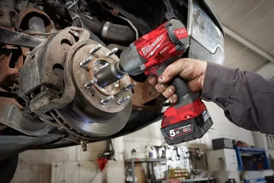 Гайковерт Milwaukee M18 FHIWF12-0X Fuel 4933459695 (без АКБ, кейс)