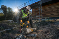 Аккумуляторная пила DeWALT DCM575N-XJ (без АКБ)