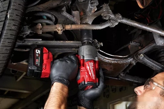 Гайковерт Milwaukee M18 FHIWF12-502X Fuel 4933459696 (с 2-мя АКБ, кейс)