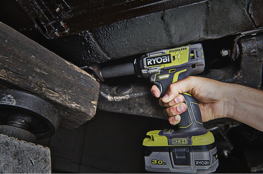 Ударный гайковерт Ryobi R18IW7-0 5133004220 (без АКБ)