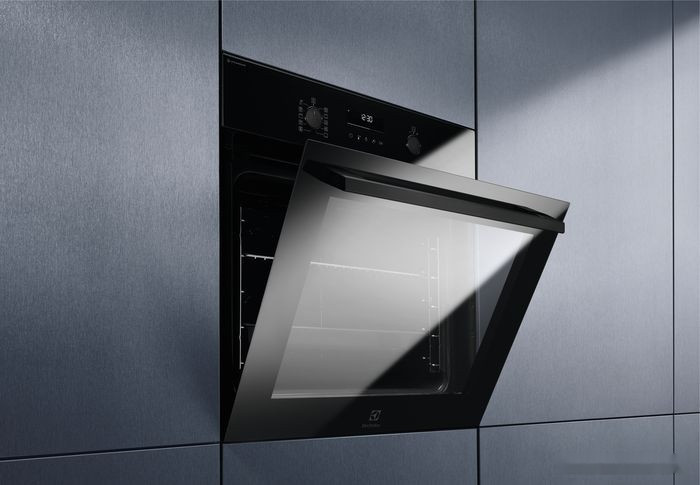 Духовой шкаф Electrolux SteamBake 600 EOD6P77WZ