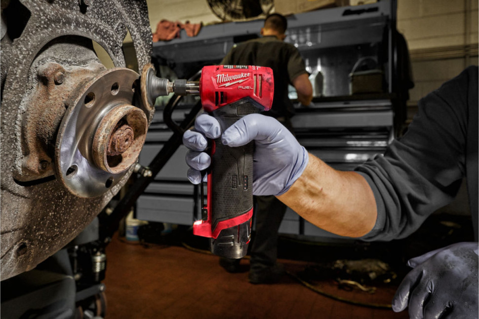 Угловая шлифмашина Milwaukee M12 FUEL FDGA-0 4933471438 (без АКБ)