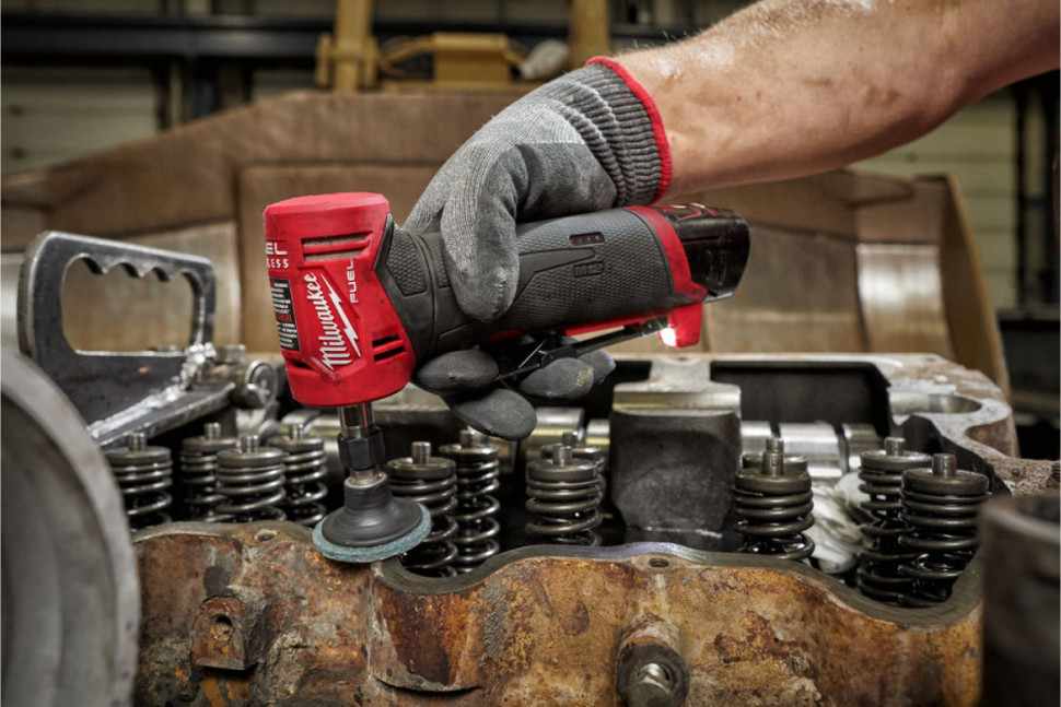 Угловая шлифмашина Milwaukee M12 FUEL FDGA-0 4933471438 (без АКБ)