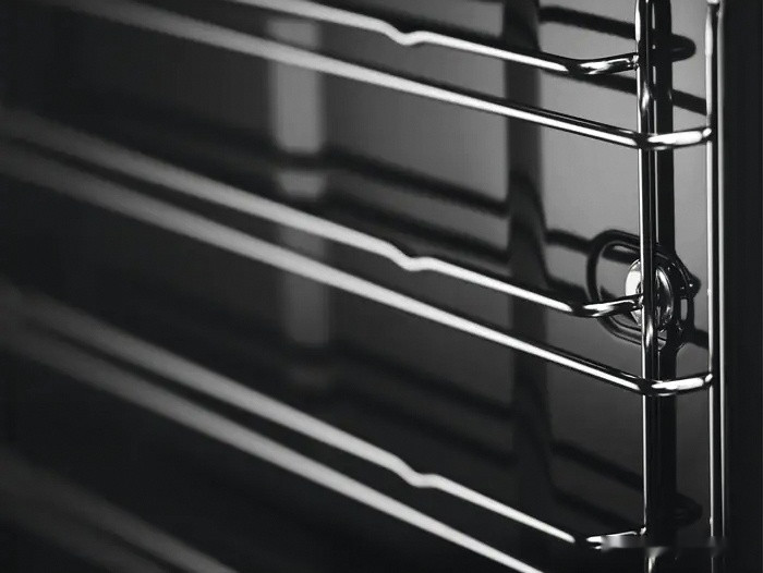 Духовой шкаф Electrolux EOF3H50BX