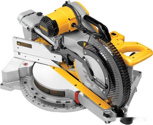 Торцовочная пила DeWALT DWS780