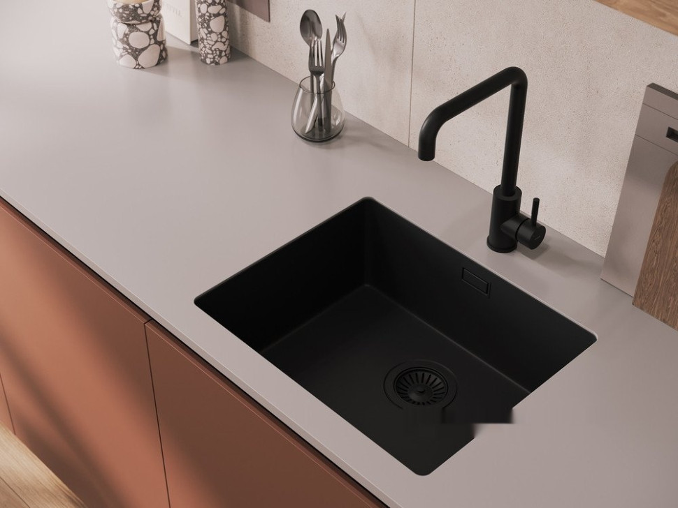 Смеситель Cersanit Como однорычажный с п-образным изливом 68246 (черный)