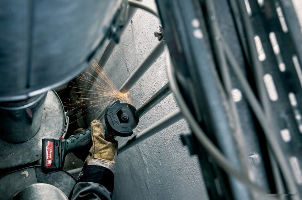 Угловая шлифмашина Metabo PowerMaxx CC 12 BL 600348500 (с 2-мя АКБ, кейс)