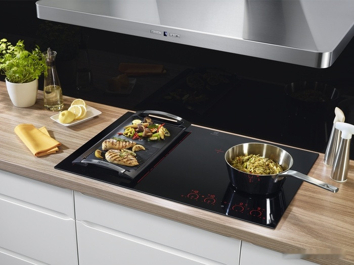 Вытяжка Electrolux EFF90560OX