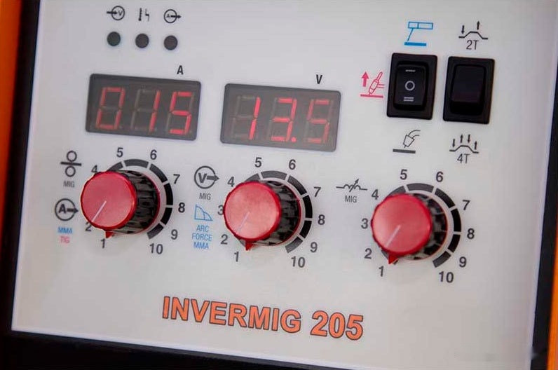 Сварочный инвертор FoxWeld Invermig 205