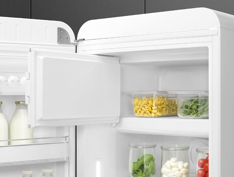 Однокамерный холодильник Smeg FAB28LWH5