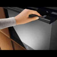 Духовой шкаф Electrolux LOE8P39Z