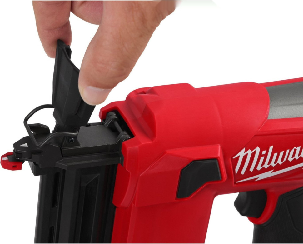Гвоздезабиватель Milwaukee M12 FCN18GS-0X 4933493355 (с 2-мя АКБ, кейс)