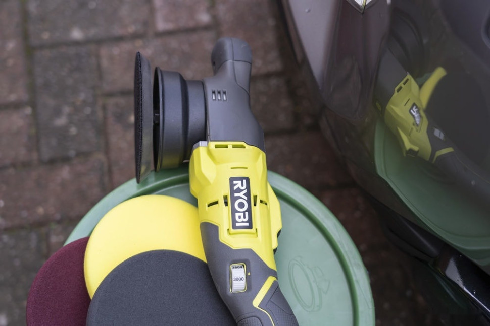 Шлифовальная машина Ryobi R18P-0 (без АКБ)