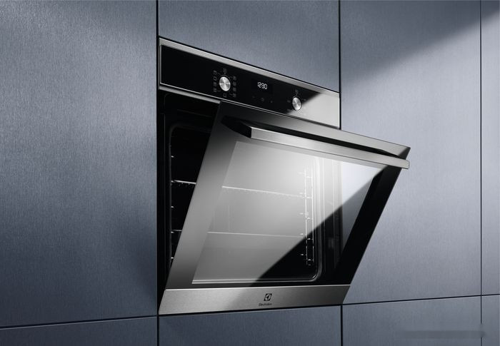 Духовой шкаф Electrolux EOD5C70BX