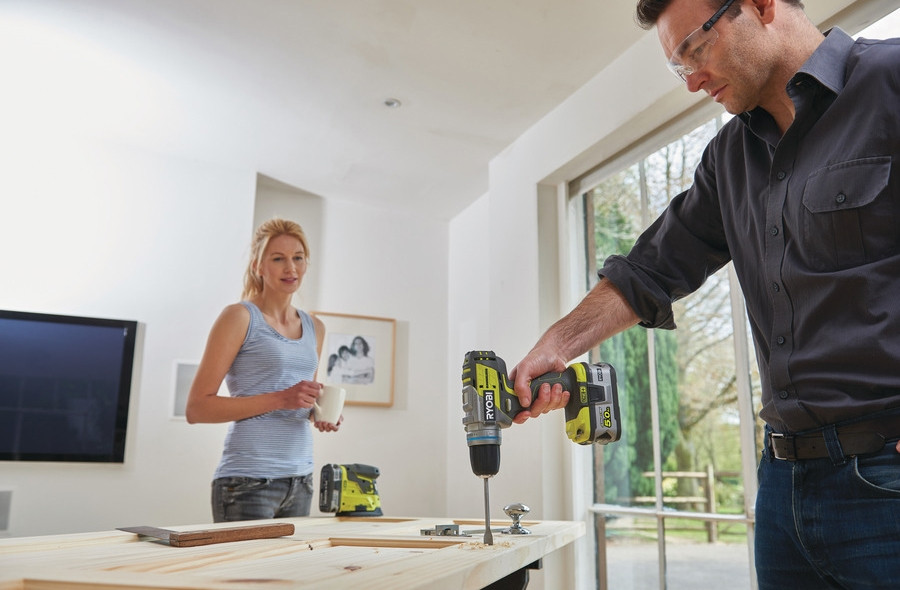 Дрель-шуруповерт Ryobi R18PDBL-0