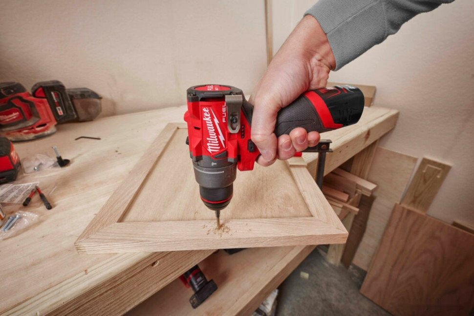 Ударная дрель-шуруповерт Milwaukee M12 FUEL M12FPD2-0 4933479867 (без АКБ)