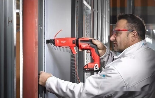 Шуруповерт для гипсокартона Milwaukee M18 FSGC-202X 4933459199 (с 2-мя АКБ, кейс)