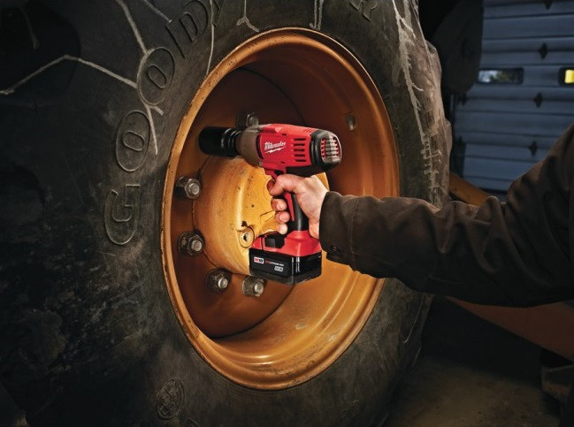 Гайковерт ударный Milwaukee HD18 HIW-0