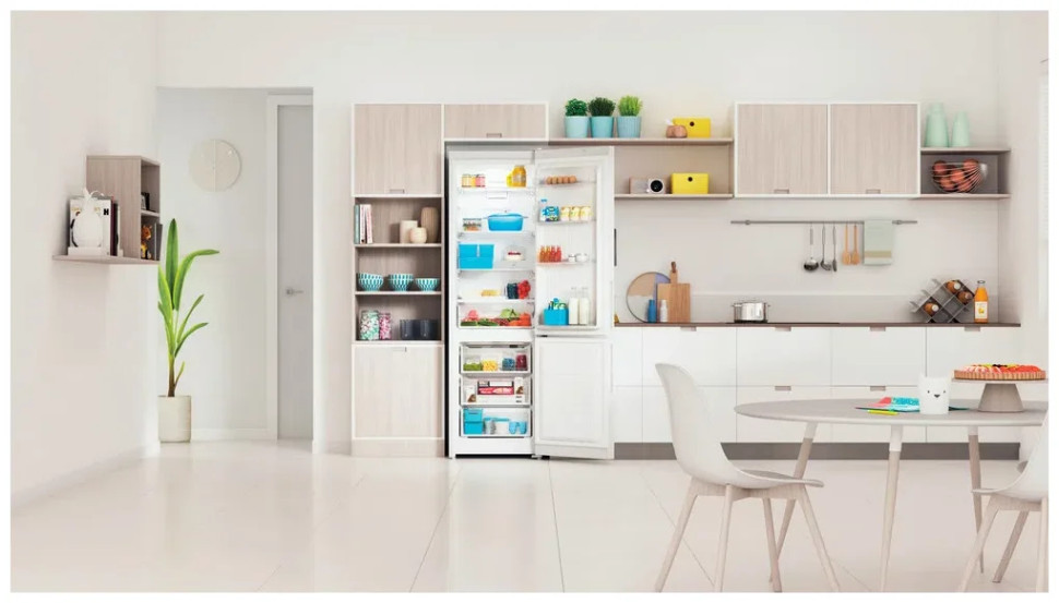 Холодильник Indesit ITR 5200 W Холодильник Indesit ITR 5200 W