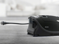 Пылесос Miele Complete C3 Celebration Parquet SGSA3 (черный обсидиан)