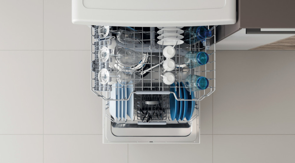 Посудомоечная машина Indesit DFC 2B+16