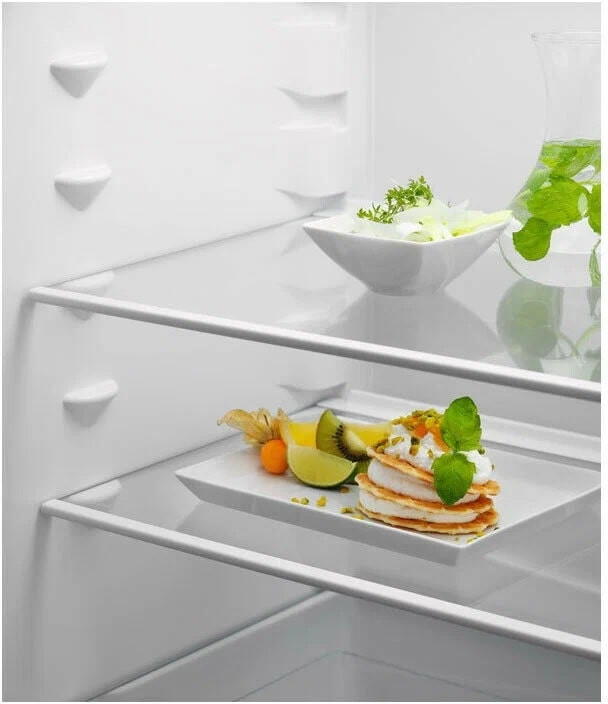 Холодильник Electrolux LNT2LF18S