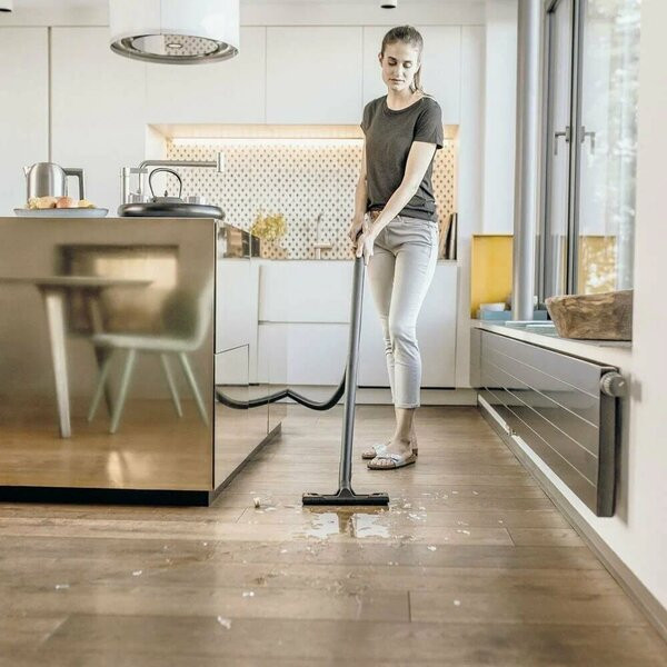 Промышленный пылесос Karcher WD 2 Plus S V-15/4/18/C 1.628-054.0