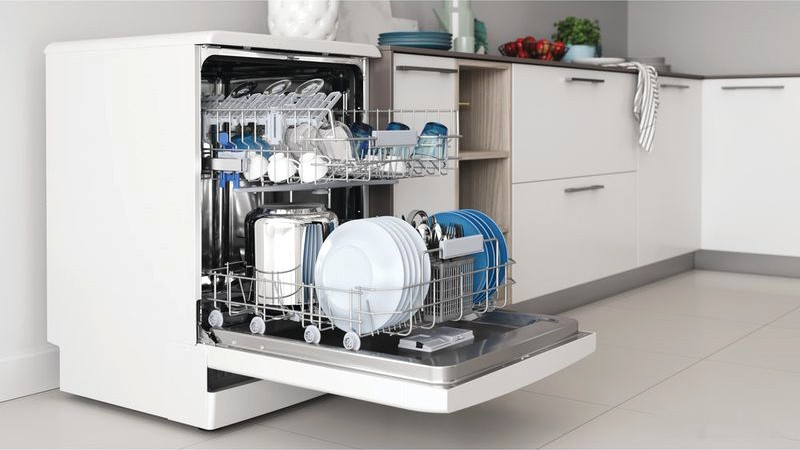 Посудомоечная машина Indesit DFC 2B+16