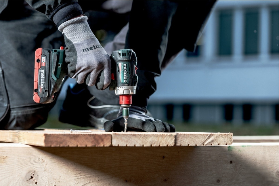 Дрель-шуруповерт Metabo BS 18 L BL Q 602327840 (без АКБ, кейс)