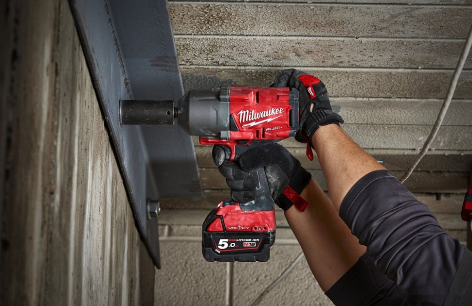 Гайковерт Milwaukee M18 FUEL ONEFHIWP12-502X 4933459725 (с 2-мя АКБ, кейс)