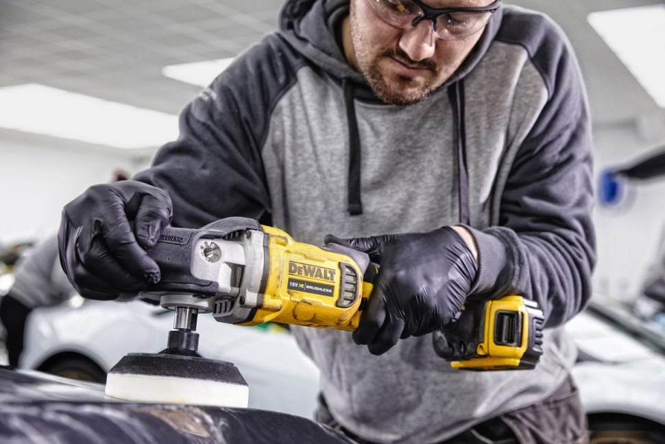 Угловая шлифмашина DeWALT DCM849N (без АКБ)