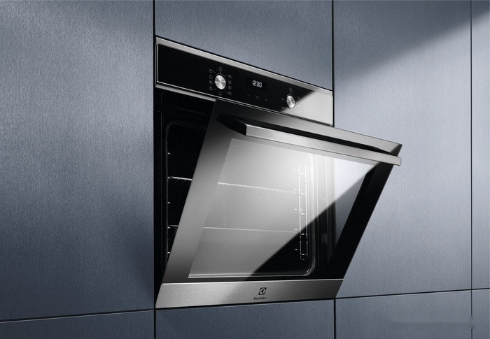 Духовой шкаф Electrolux EOF5C50BX