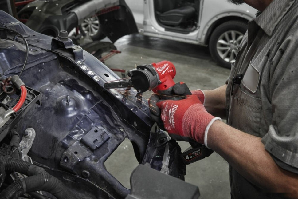 Угловая шлифмашина Milwaukee M12 Fuel FBFL10-0 (без АКБ)