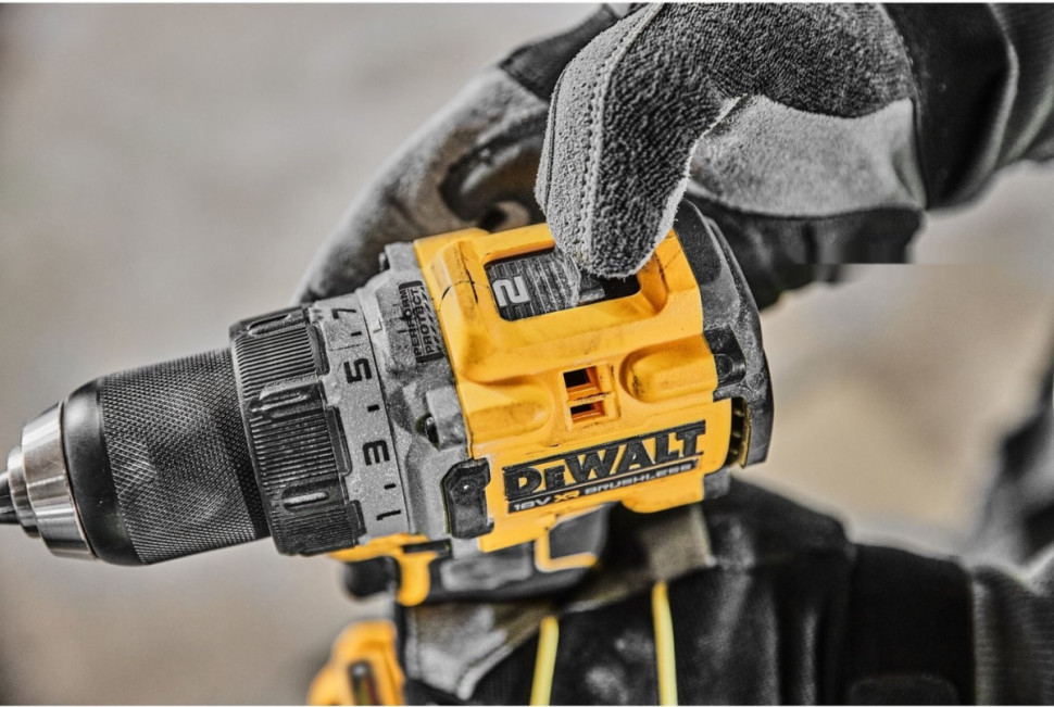 Дрель-шуруповерт DeWALT DCD800H2T (с 2-мя АКБ 5 Ач, кейс)