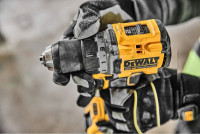 Дрель-шуруповерт DeWALT DCD800H2T (с 2-мя АКБ 5 Ач, кейс)