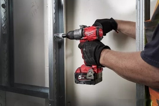 Дрель-шуруповерт Milwaukee M18 ONEDD2-0X 4933464524 (без АКБ, кейс)