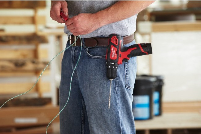 Дрель-шуруповерт Milwaukee M12 BPD-202C