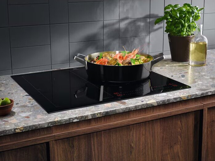Варочная панель Electrolux EIS62453