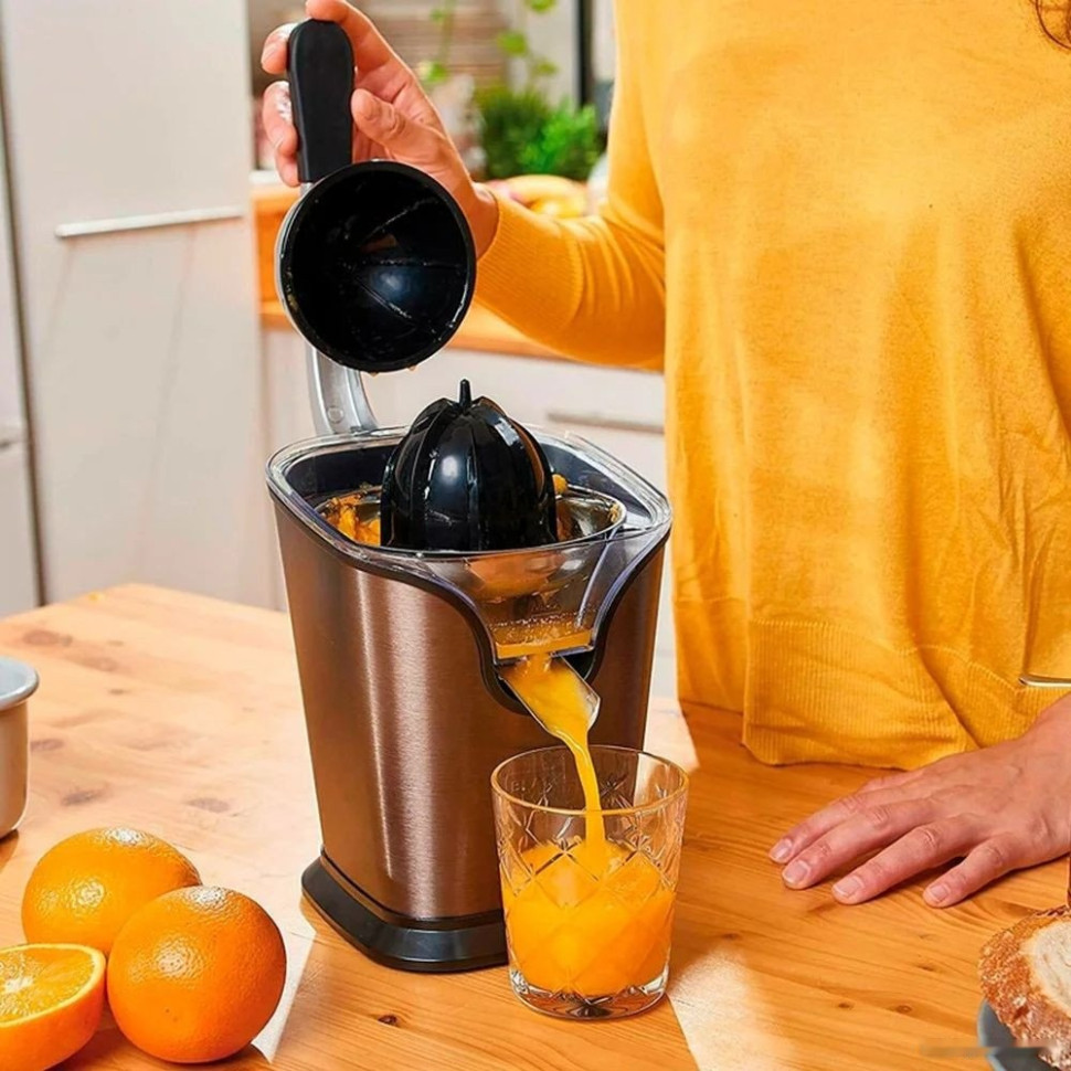 Соковыжималка Black & Decker BXCJ100E