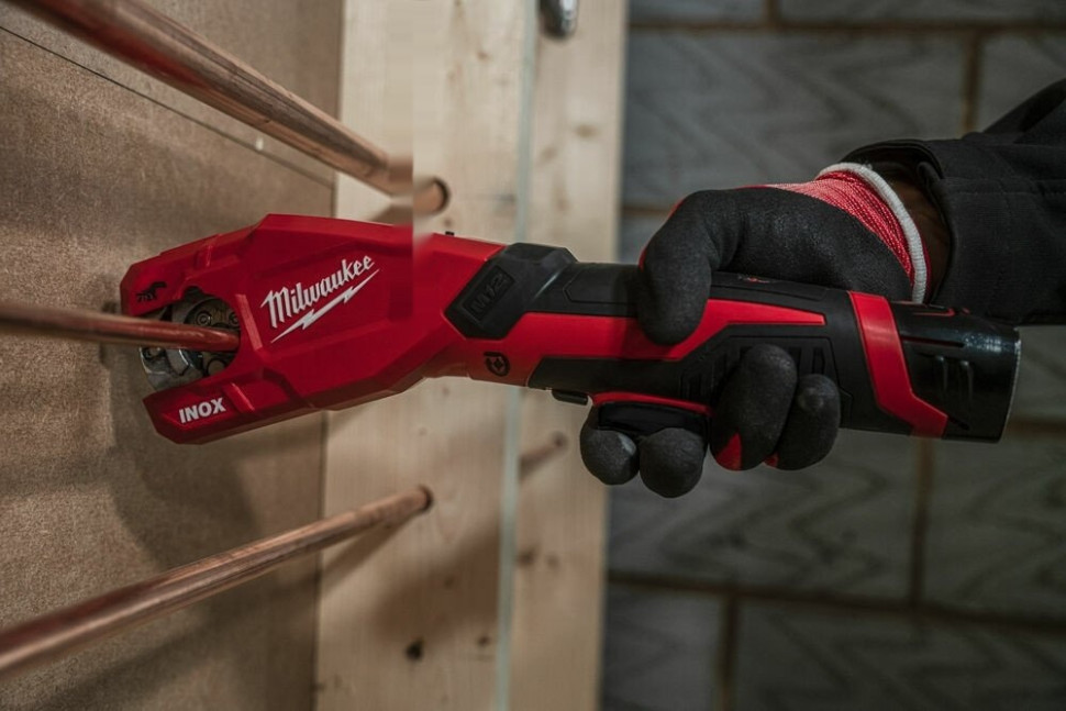 Труборез Milwaukee M12 PCSS-202C 4933479242 (с 2-мя АКБ, кейс)