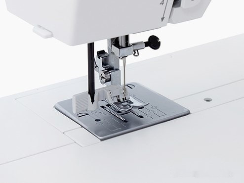 Электромеханическая швейная машина Janome 1522DG