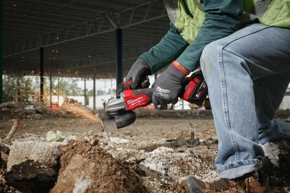 Угловая шлифмашина Milwaukee M18 Fuel One-Key M18FSAGSVO125X-0X 4933493552 (без АКБ, кейс)