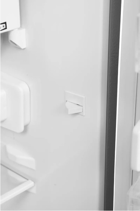 Однокамерный холодильник Hyundai CO15051A (серебристый)