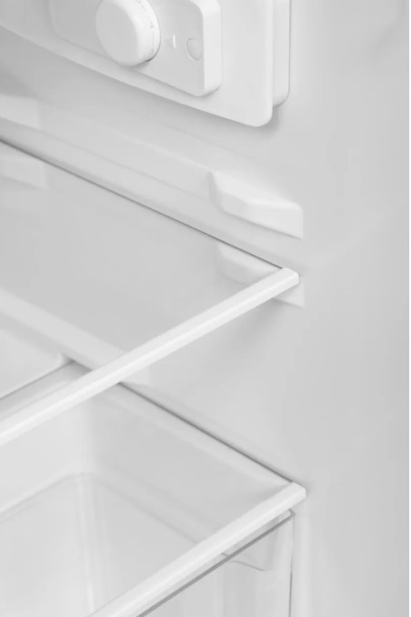 Однокамерный холодильник Hyundai CO15051A (серебристый)